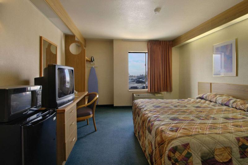 Super 8 By Wyndham Midland Motel Rom bilde