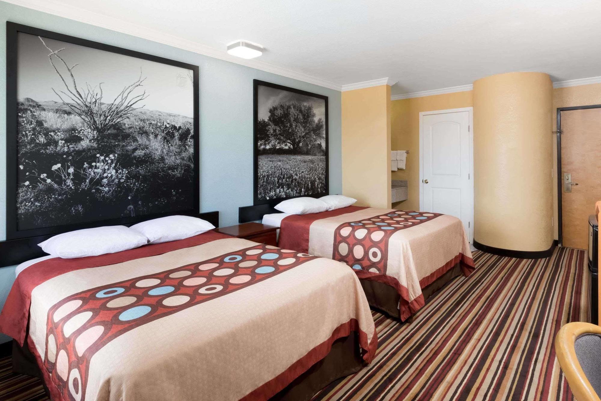 Super 8 By Wyndham Midland Motel Eksteriør bilde