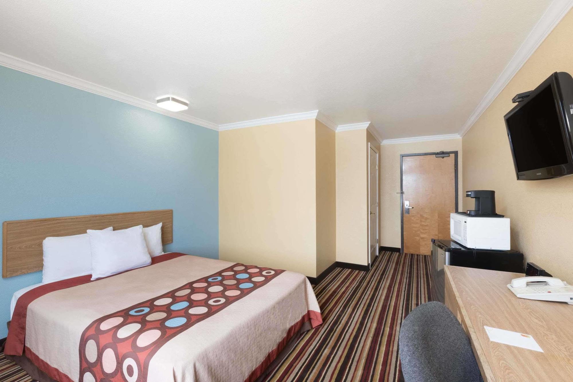 Super 8 By Wyndham Midland Motel Eksteriør bilde
